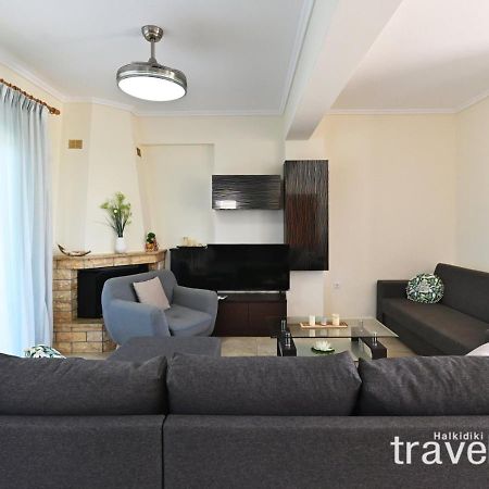 Villa Iris By Rentalspro Services - Agios Mamas Beach المظهر الخارجي الصورة