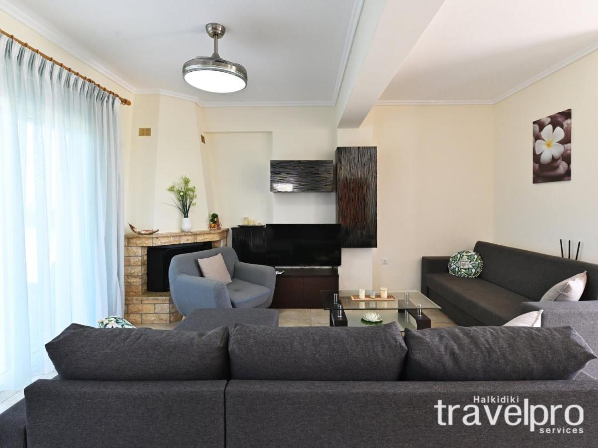 Villa Iris By Rentalspro Services - Agios Mamas Beach المظهر الخارجي الصورة