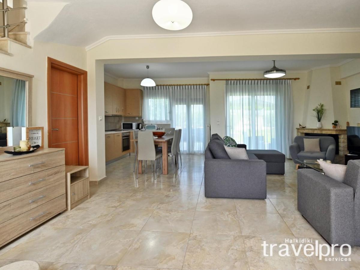 Villa Iris By Rentalspro Services - Agios Mamas Beach المظهر الخارجي الصورة