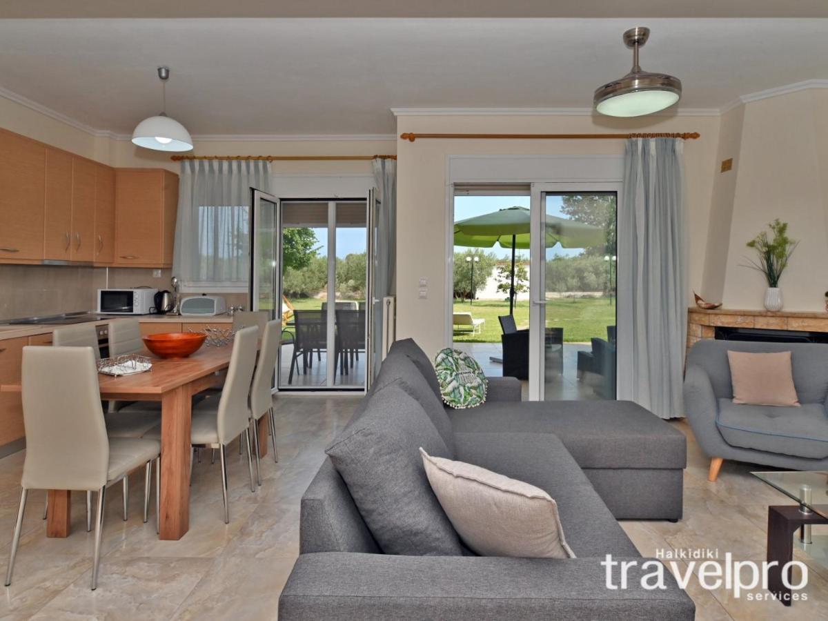 Villa Iris By Rentalspro Services - Agios Mamas Beach المظهر الخارجي الصورة