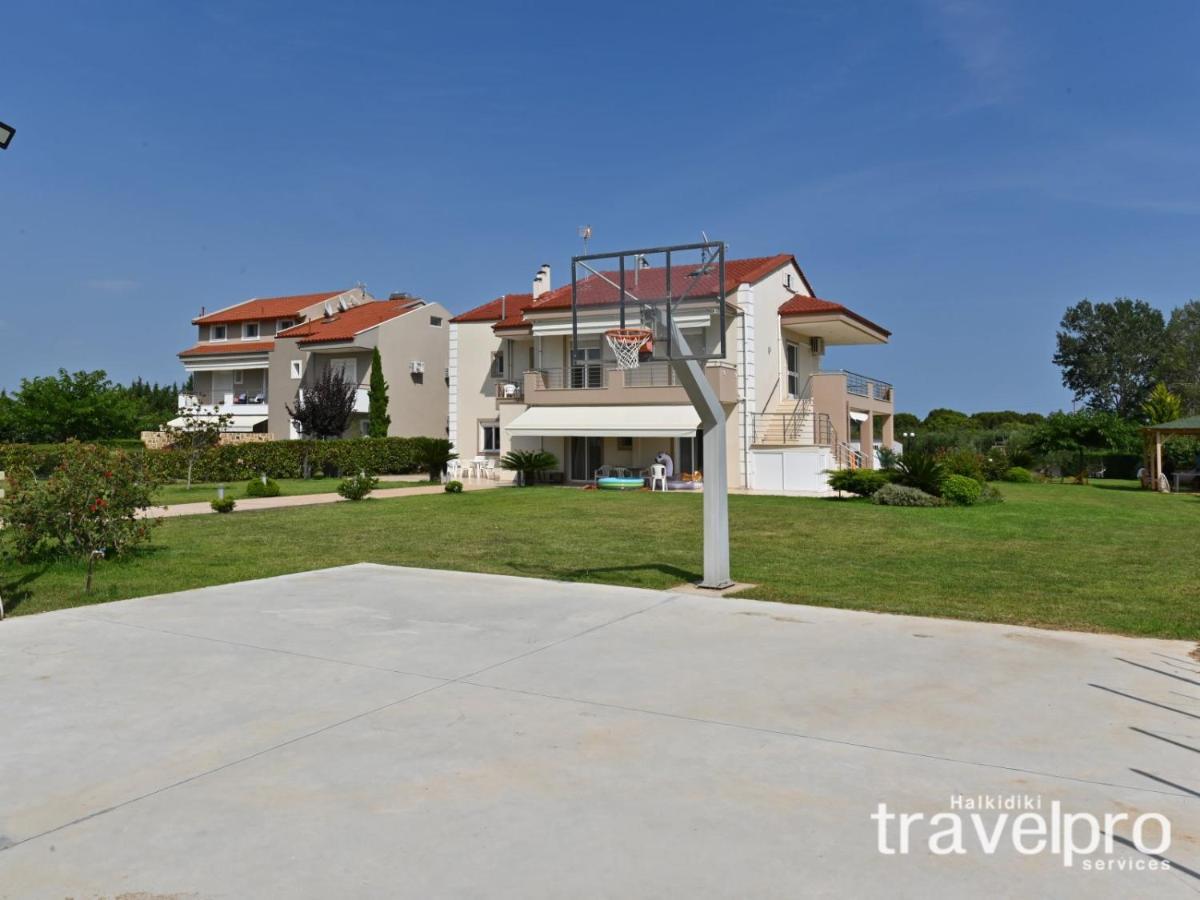 Villa Iris By Rentalspro Services - Agios Mamas Beach المظهر الخارجي الصورة