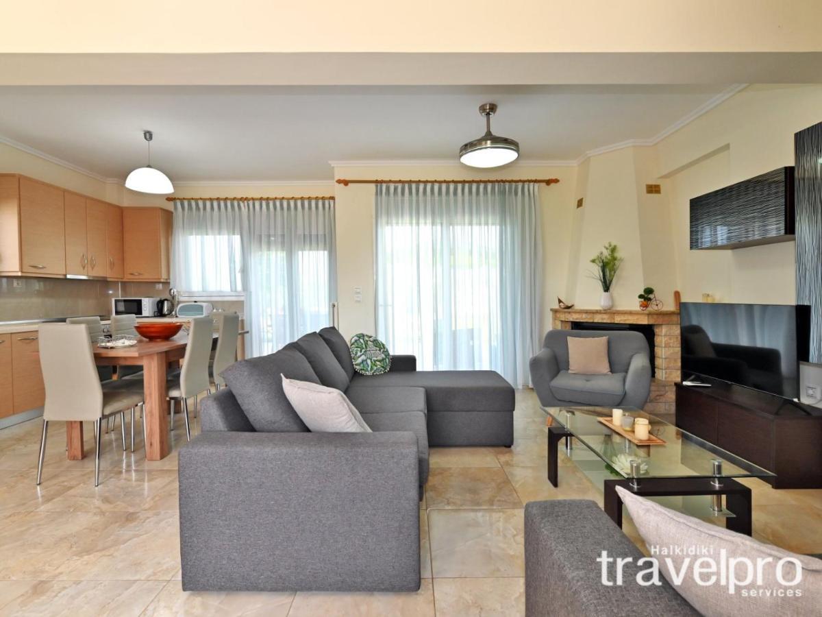 Villa Iris By Rentalspro Services - Agios Mamas Beach المظهر الخارجي الصورة